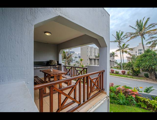 3 BEDROOM APARTMENT FOR SALE IN COMPENSATION BEACH